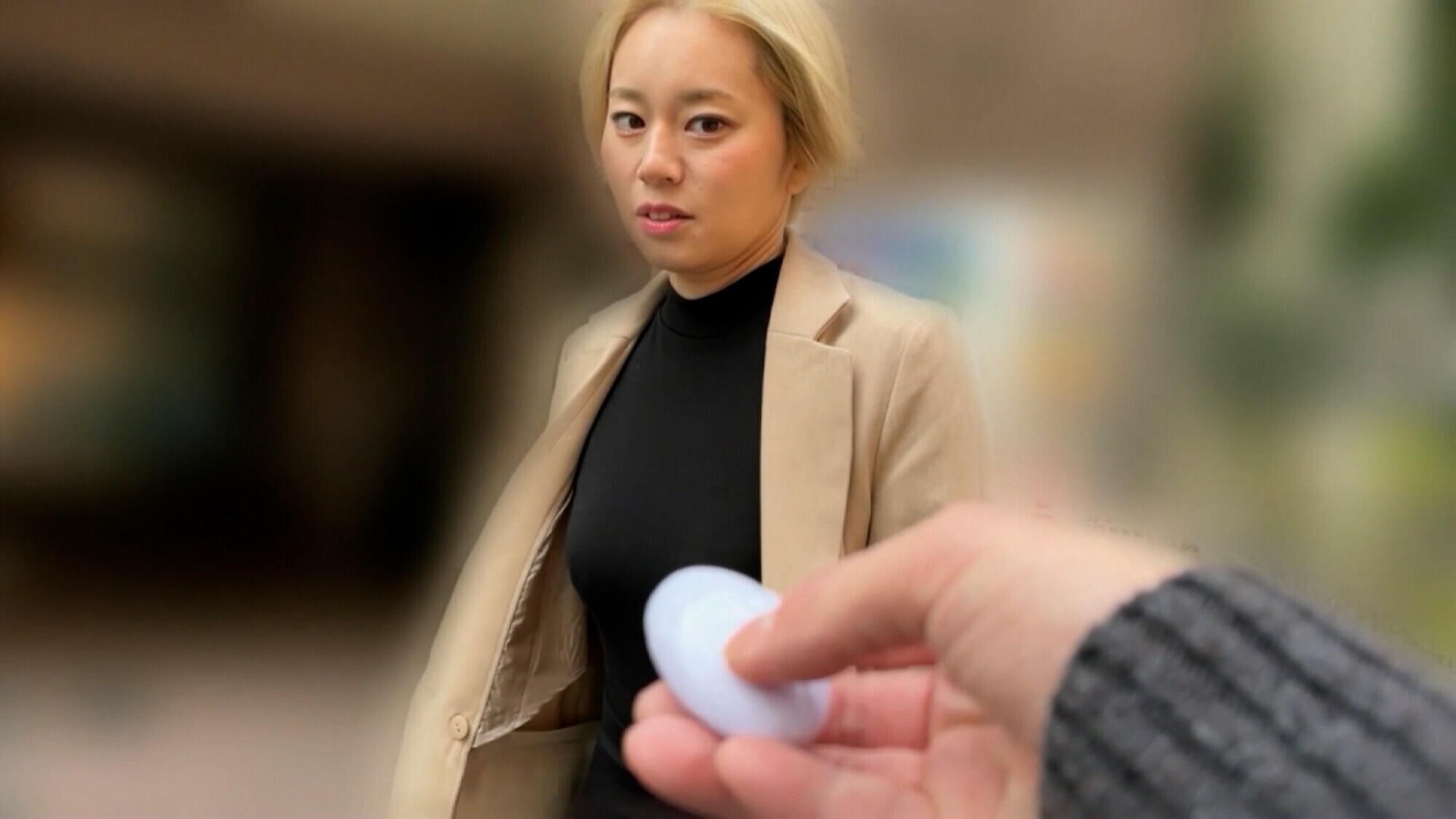 「リモバイ散歩！街中で4人の女と絶頂恥●プレイ！ VOL.2」のサンプル画像13枚目