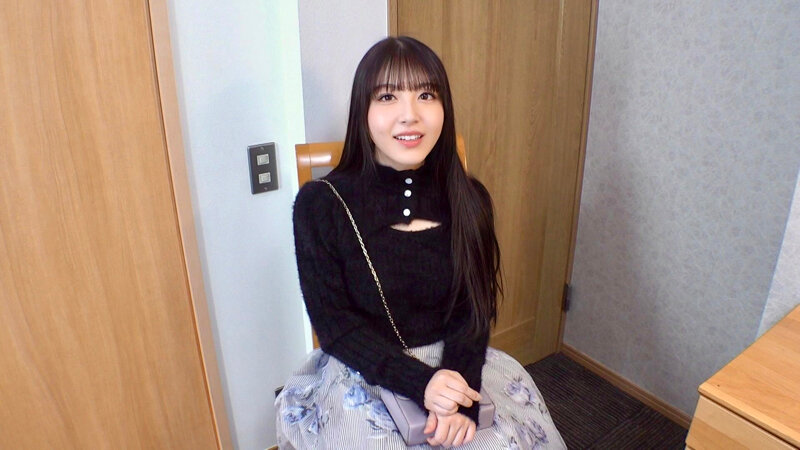 「モデル志望の美乳娘に卑猥コスプレ面接 押し倒されて拒否できず剛毛まんまんに生ハメ！おっぱいが圧し潰されるほどに中出し発情Gカップバニー！ 真白ふわり」のサンプル画像1枚目