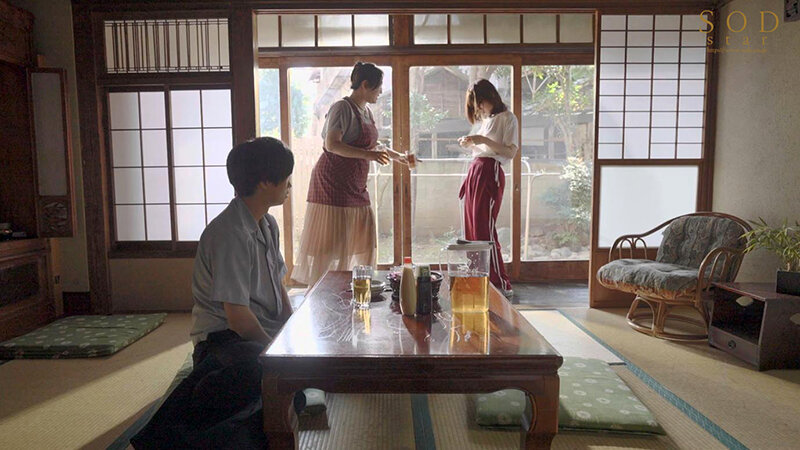 「数年ぶりに帰省すると、アラサーの姉は未だに自称家事手伝い（ニート）の喪女だった。 隠れ巨乳の姉（26） 天宮花南」のサンプル画像5枚目