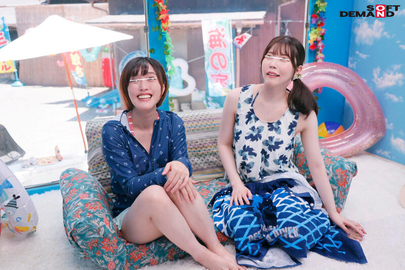 「子供会の集まりで海水浴に来ていた水着ママたちがマジックミラー号で大乱交」のサンプル画像2枚目