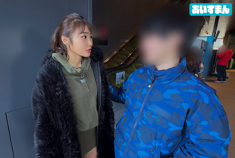 「月間12億PV地域密着型掲示板爆〇イで話題、伝説のヤれるビッチww鍛え抜かれた筋肉と健康的な日焼けボディそして生中出し必須のコミュ障無口ヤリマン あきらちゃん28歳」のサンプル画像2枚目