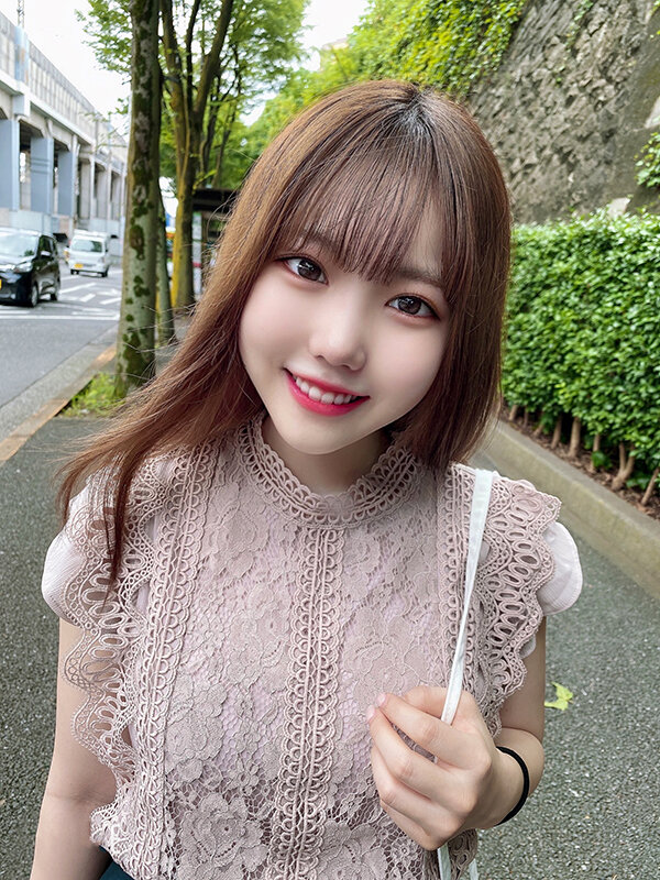 「素人女子大生【限定】まゆ 10代現役生「マジかよ！？こんな普通の女の子が…」ここでしかUPできない小動物系女子とお城系ホテルでリアルSEX。生ハメ中出し」のサンプル画像2枚目