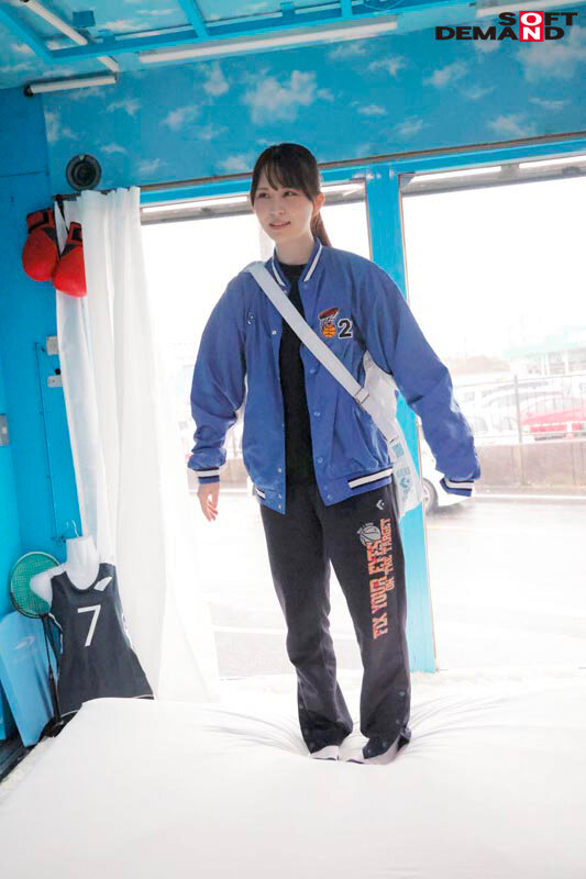 「マジックミラー号 部活帰りのアスリート女子大生が何度も射精させるほど高額賞金GET！連続射精チャレンジ！発射を促すためにキツキツ桃色おま○こに挿入も！？青春ってすごく密なので…大量26発射SP」のサンプル画像11枚目