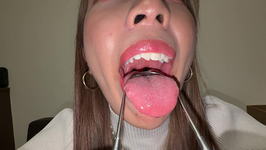 「【個人撮影】若菜めありの舌ブラシで「汚舌苔」採取」のサンプル画像10枚目