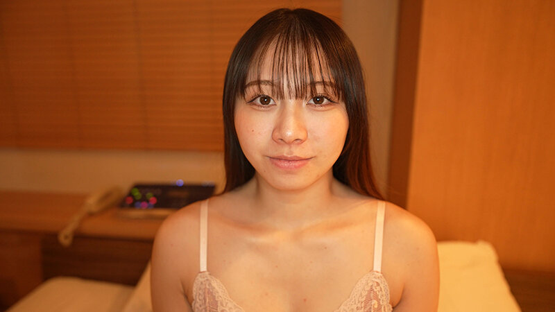 「【さくまつな】美人お姉さんを街角ナンパ！素人感あふれる恥じらいリアクションが最高」のサムネイル