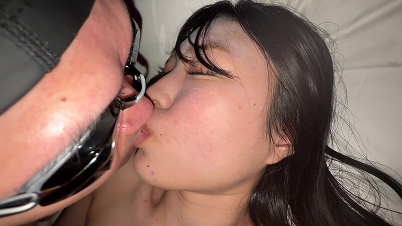 「【七藤優亜】素人お姉さんとの個人撮影で密着プレイ!息遣いを感じる距離で興奮必至」のサンプル画像11枚目