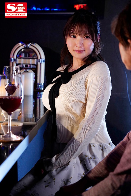 「バイト先で出会った爆乳パート人妻とファミレス下衆不倫に没頭したボク 鷲尾めい」のサンプル画像7枚目