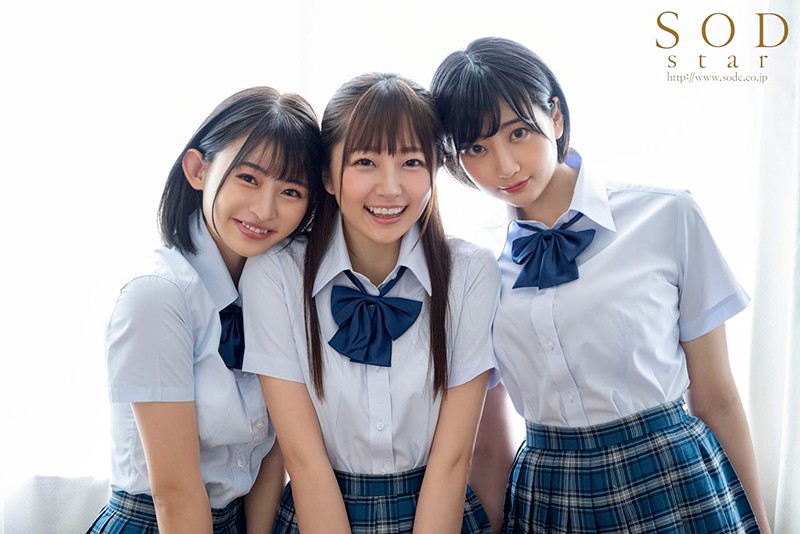 「教育実習生が巨根と聞きつけ校内中どこでも求愛ハーレム4Pを仕掛ける学園一美少女トリオ」のサンプル画像20枚目