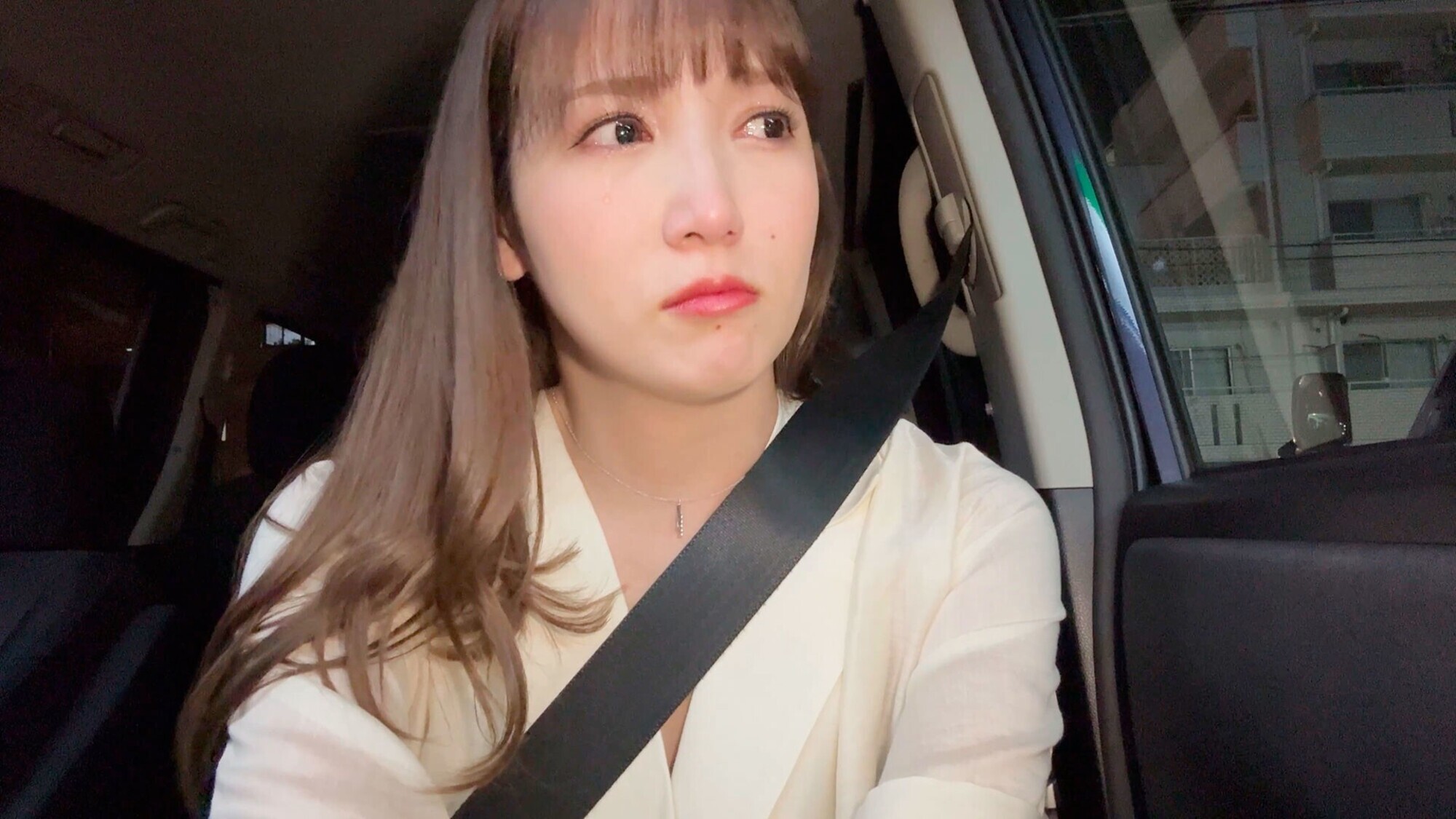 「自宅で潮吹きしたくないからラブホで思いっきり潮吹きしたい！人妻セフレ友田彩也香と夜から朝にかけて1泊2日のイチャびちゃ不倫デート」のサンプル画像9枚目