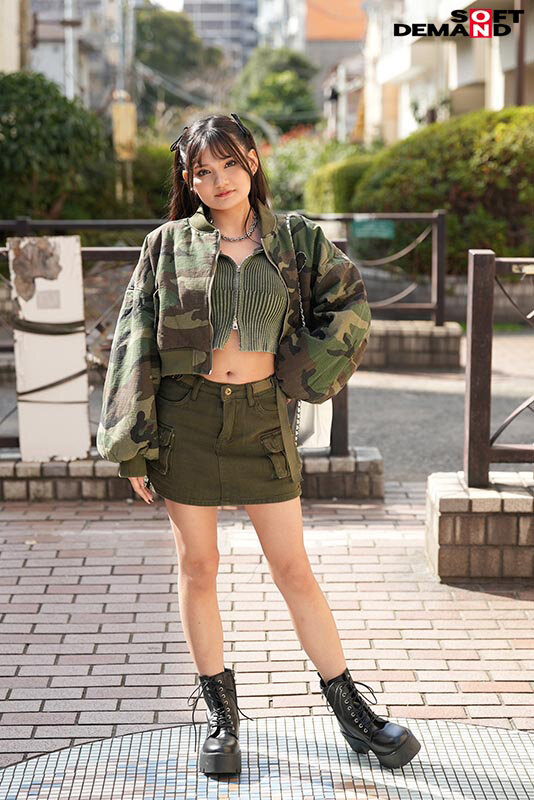 「マジックミラー号 へそ出しY2K女子限定!! 初めてのDEEP乳揉み! 恥ずかしいけど吐息を漏らしちゃうおっぱい敏感娘は生ち〇ぽだって受け入れちゃう??」のサンプル画像2枚目