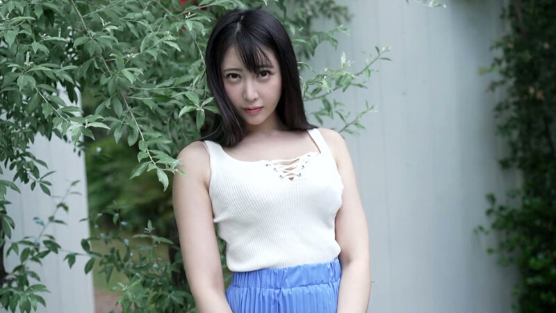 「夏目響の魅惑のラストグラビア｜長身巨乳セクシー美女の大人の色気が溢れる最新作」のサムネイル