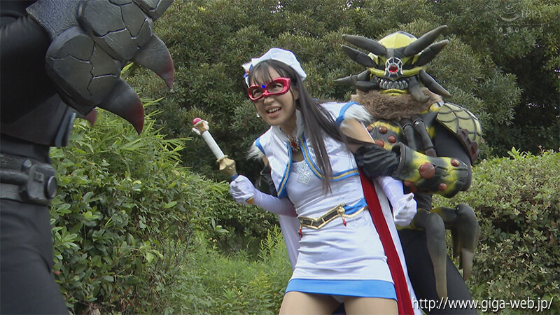 「楠木花菜が魅せる女戦士ヒロイン陥落！魔法美少女戦士フォンテーヌの壮絶バトル」のサンプル画像4枚目