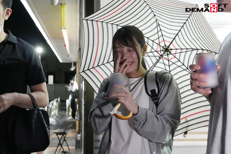 「仕分け作業中にムラついたら、即ヌイてくれる倉庫バイトの女子大生。地味な見た目で下品にバキューム。しかも精飲OK。」のサンプル画像11枚目