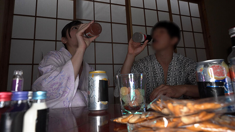 「バイト先の人妻と日帰り温泉デートのつもりが…1泊2日ザーメン搾り取られ旅 キメセク編 吉澤友貴」のサンプル画像1枚目