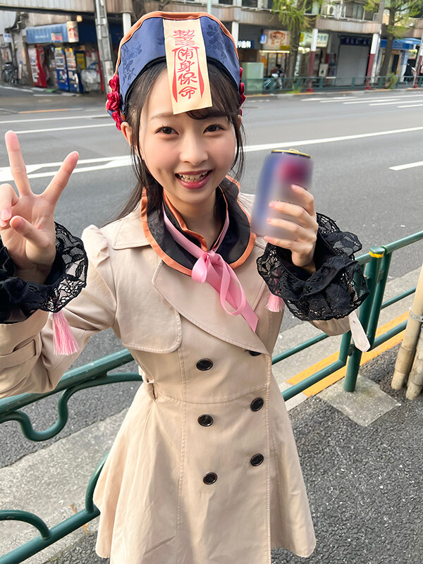 「六本木のハロウィンで見つけたパリピが挑戦！巨乳の彼女が何をされても我慢できれば100万円ノーリアクションゲーム！エロキョ●シーちゃん」のサンプル画像1枚目