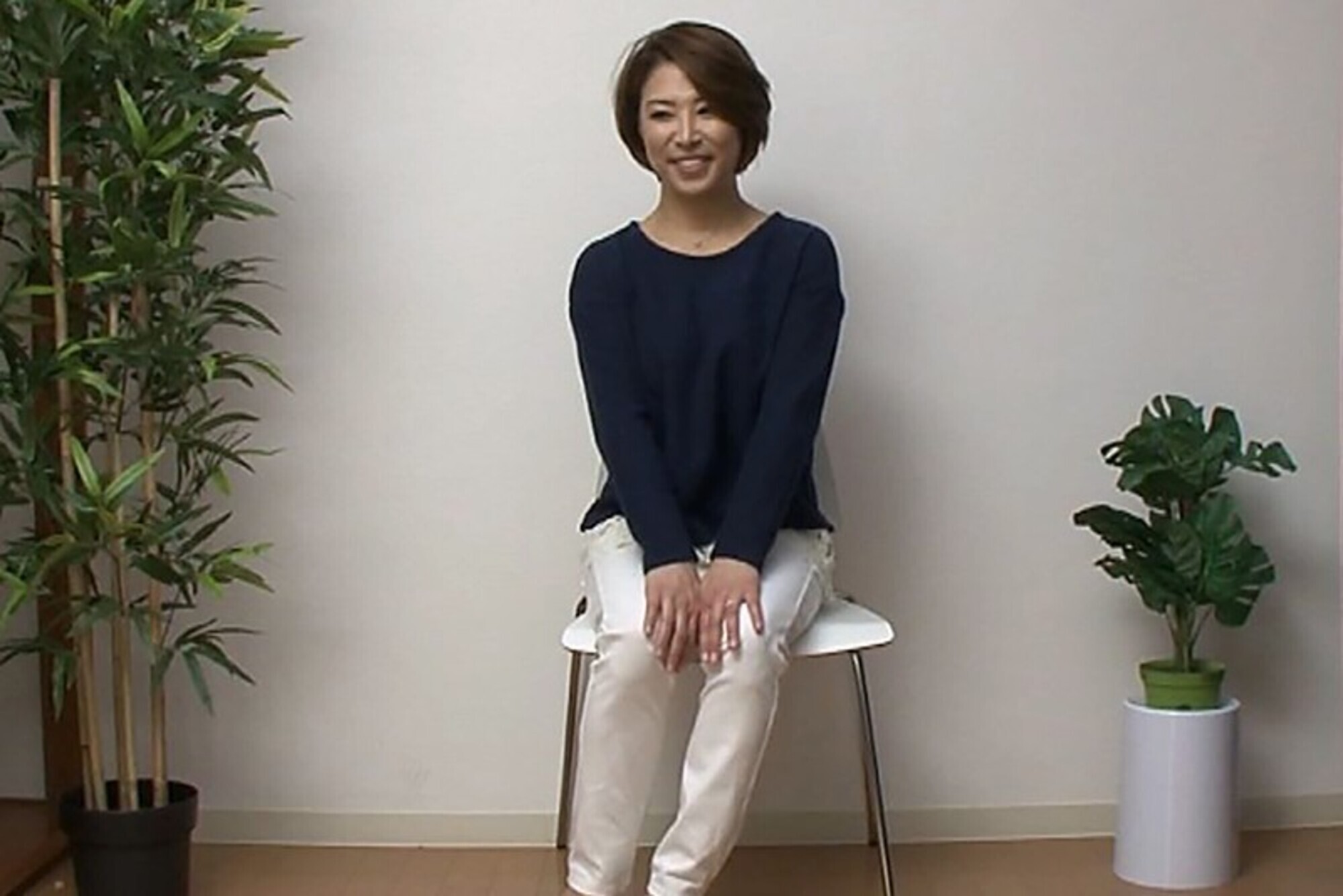 「素人初ヘアヌード撮影会 Vol.085 永田美紀 40歳/堀口玲子 35歳」のサンプル画像1枚目