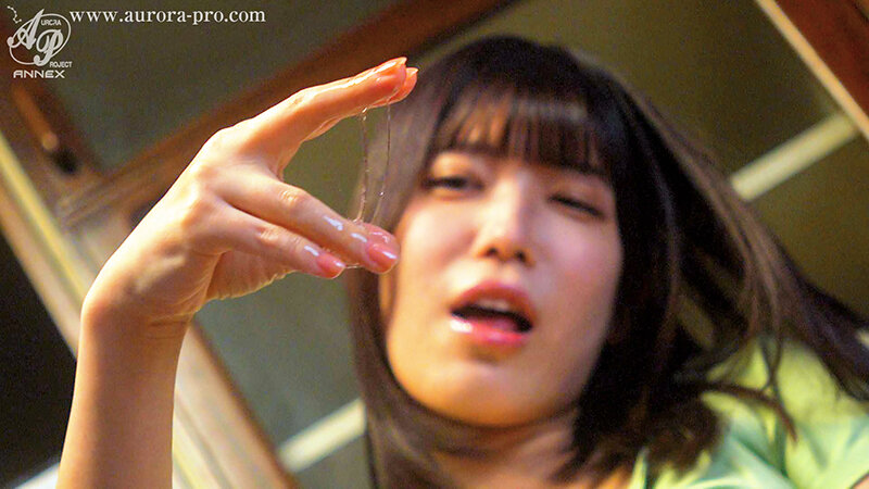 「露出願望に憑りつかれた人妻 オマ●コを見られる…と思うほど疼く子宮… 碧波しずく」のサンプル画像3枚目