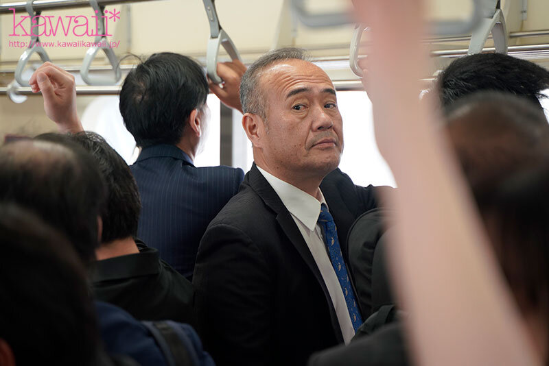 「青春の象徴のような爽やか美少女（姉妹）は、義理の父親に痴●被害を受けているらしい…が、何故か通報しない…。気持ちいいって事？ 北岡果林 静河」のサンプル画像4枚目