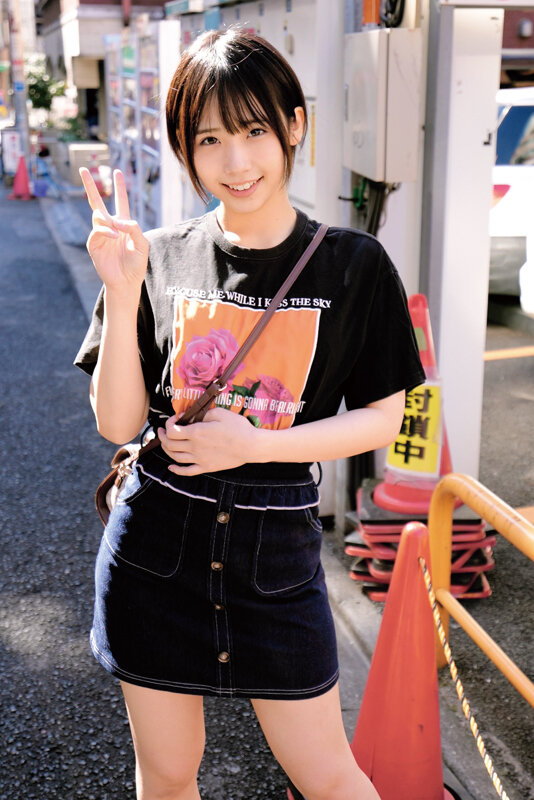 「責め経験ほぼゼロ//超うぶ素人娘がM男くんと密室2人きりww「ほら精子出しなよ///でも勝手に出しちゃダメぇ～？」敏感すぎるM男に大発情＆ドS痴女覚醒！？乳首舐め手コキ、顔騎、足コキ、罵倒で小悪魔寸止め//暴発しちゃうMチンに跨り杭打ち騎乗位…もなかちゃんななみちゃん」のサンプル画像2枚目