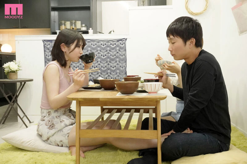 「ノーブラで誘惑してくる彼女のお姉さんに興奮して性欲モンスター化！コンドーム1箱使い切っても更にヤリまくった 葵いぶき」のサンプル画像4枚目