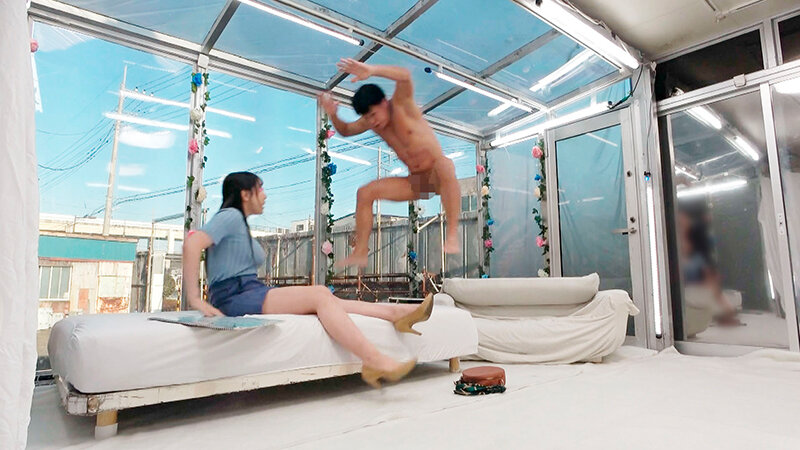 「【25周年SP】MM号からの脱出 女子大生の友情数珠つなぎ企画 友達を30分以内に電話で呼び出し‘身代わり’にして密室から脱出せよ！制限時間を過ぎたらデカチン即ハメ！ 7 イってもやめない激ピストンで友達が来るまで生中出しは終わらない inザ・マジックミラー 2枚組…」のサンプル画像3枚目