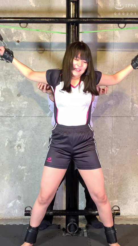 「宮の木しゅんかのくすぐりプレイ動画|TICKLE PRODUCTION THRILLで悶絶する姿が話題」のサンプル画像1枚目