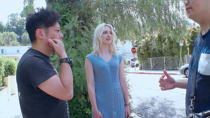 「ロスでナンパした10人の素人娘たちがかわいくてエロすぎたので強引に口説いて勝手にAVデビュー300分愛蔵版vol.08」のサンプル画像2枚目