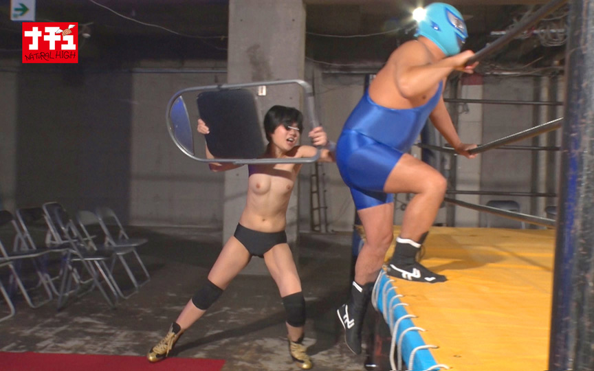 「つるぺた女子の男水着チャレンジ会議 プロレス試合中「オマエ女だろ！」デカチンレスラーにバレてテンパって中出しさせちゃって…私どうかしてるぅぅ！ vs凶悪マスクマン」のサムネイル