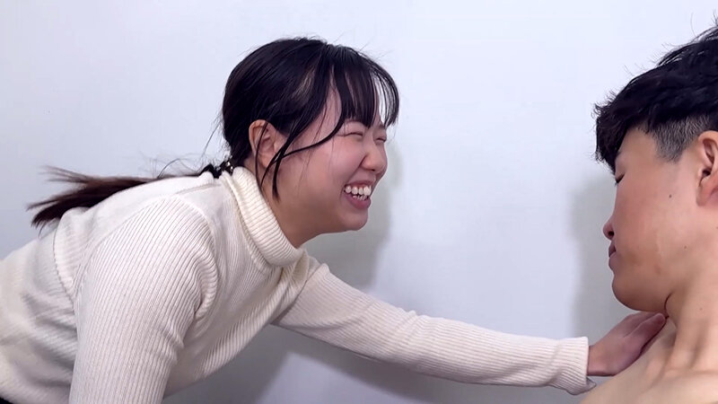 「【素人ナンパ】甘やかし上手なお姉さんの濃厚キス・接吻でM男を虜にする激レア映像」のサムネイル