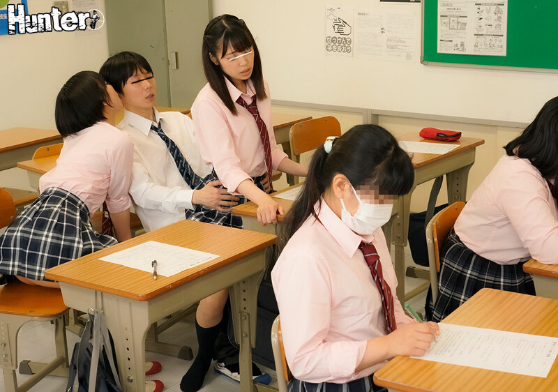「レズ乱交も当たり前！去年まで女子校だった学校に入学したら女子だらけで男はボク1人！ヤリマン四天王にチ○ポの先が渇く暇がないほどヤラれまくり！」のサンプル画像5枚目