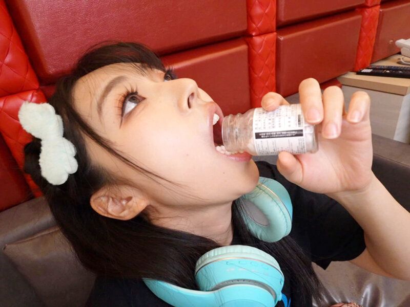 「皆月ひかるが白目失神アクメ!クンニで潮吹きお漏らし中出しSEXで絶頂イキ」のサンプル画像16枚目