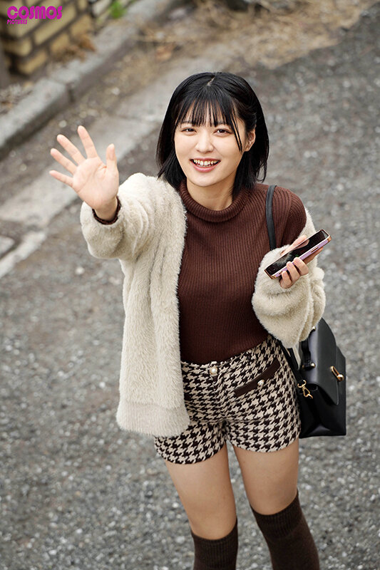 「【素人人妻】欲求不満なシングルマザーゆみ28歳が中出し乱交で絶頂!顔射ごっくんも堪能」のサンプル画像1枚目