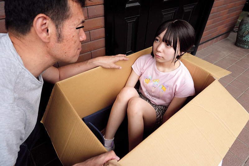 「家の前で捨て子を拾ってしまいました…ちびっ子パイパンゆなちゃん145cm 日向由奈」のサンプル画像1枚目