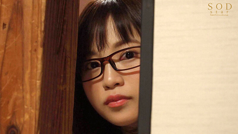 「数年ぶりに帰省すると、アラサーの姉は未だに自称家事手伝い（ニート）の喪女だった。 隠れ巨乳の姉（26） 天宮花南」のサンプル画像13枚目