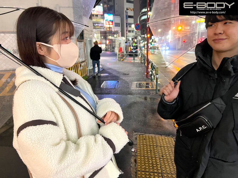 「誇張抜きの神乳 奇跡のおっぱいを持つ素人女子大生が顔出しNGを条件にAVデビューするまでの3ヶ月ドキュメント 羽月乃蒼」のサンプル画像1枚目