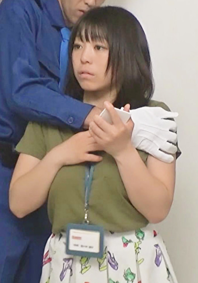 狙われた巨乳女性社員!休日出勤の彼女を執拗に愛撫する警備員!