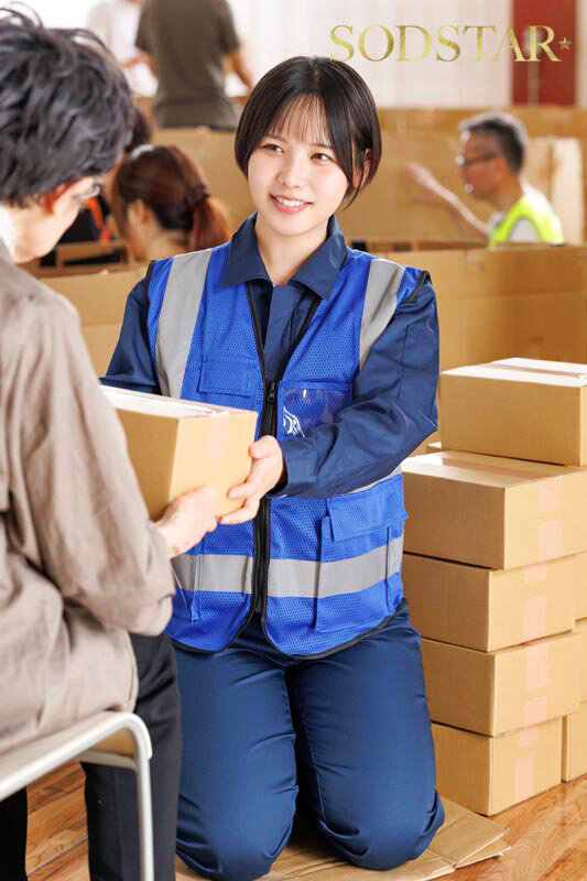 「【性処理救助】避難生活で正義感あふれる災害レスキュー隊員が救助の一環として、集団中出しを受け入れるまでの1か月間 柴崎はる」のサンプル画像2枚目