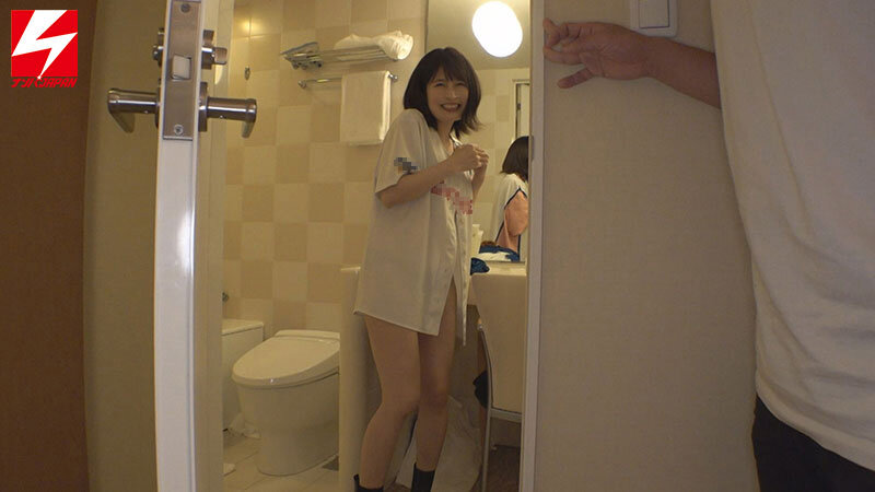 「あの、プロ野球中継カメラに抜かれたガチ日●ハ●ファン美少女がAV出演！ 球場に行けば80％の確率で抜かれるという美巨乳Gカップ少女が自前のきつねコスダンス衣装着て乳揺れ抜き抜き中出しエッチ」のサンプル画像3枚目