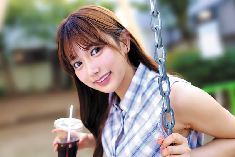 「北岡果林 美少女と濃厚キス＆騎乗位で密着イチャラブ 美乳彼女との甘い休日中出しエッチ」のサムネイル