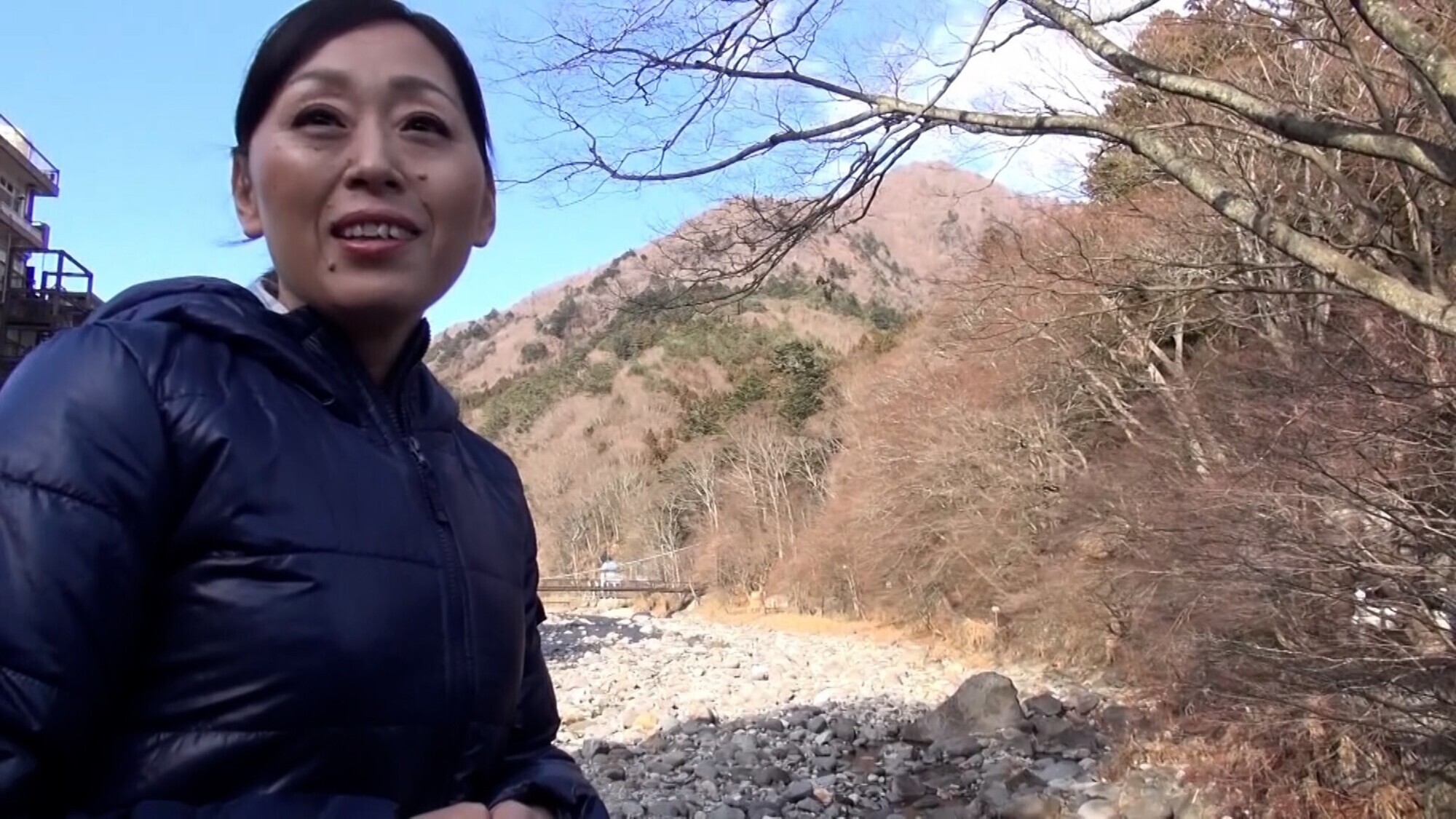 「地方の未亡人をナンパしてエッチで女性ホルモンを取り戻してみませんか?久しぶりの男性に興奮しちゃう熟女と濃厚セックス!」のサンプル画像1枚目