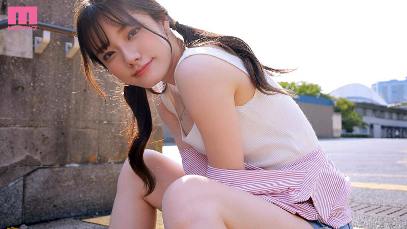 「デビュー1周年で素人ファンとエッチする美少女。」のサムネイル