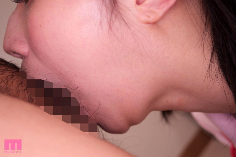 「舐めじゃくり痴女ナース 全身リップ清拭でチ○ポがバグってドバドバ連射 石原希望」のサンプル画像4枚目