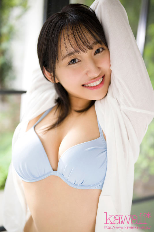 「挿入する瞬間が好き…でも歴代彼氏が早漏すぎてイッたことない小麦肌のEcup美少女がナカイキを体験したくてAVデビュー！ 安達ゆら」のサンプル画像2枚目