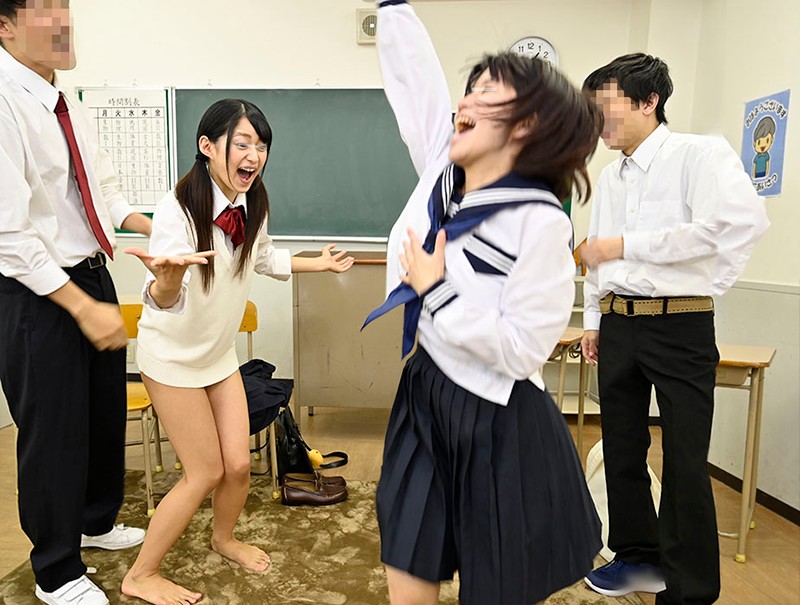 「制服女子○校生限定！学校対抗中出し野球拳！勝てば100万円！負ければいきなりデカチン即ハメ！素人女子○校生のうぶオマ○コに同級生男子の目の前で何度イってもやめない追撃ピストンで抜かずの連続中出し！4人合計16発」のサンプル画像3枚目