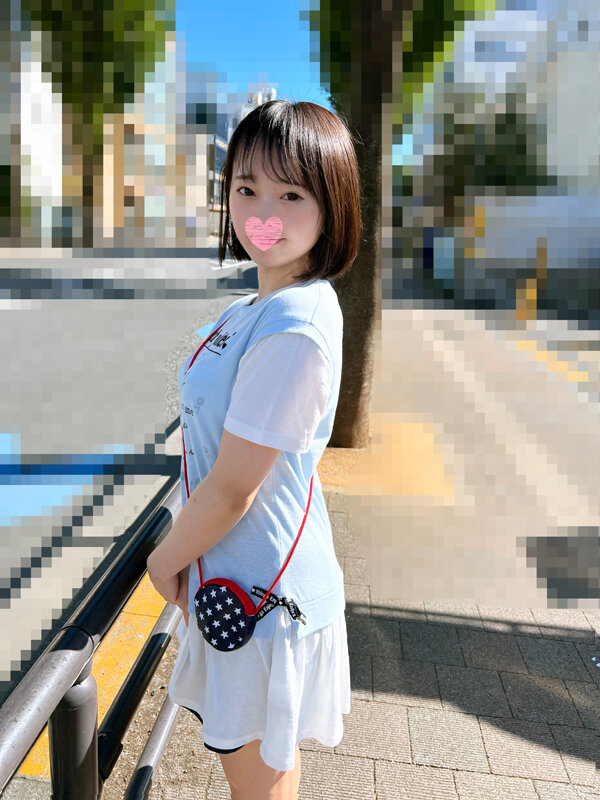 「本当に小さい女の子雑居ビルに連れ込むと「なんか怖い…」と拒まれたので興奮してワレメにチ○ポを挿入してしまいました【ちびっこ2人】禁断イタズラ映像161分」のサンプル画像1枚目