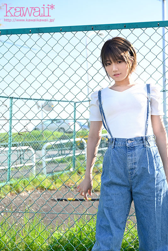 「沖縄出身元アイドル 市川りく20才AVデビュー 裏表のない性格は南国の元気印「私、ウソはつきません！」」のサンプル画像10枚目