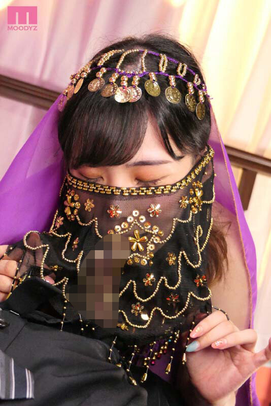 「抜き禁止のセクキャバで口元隠れ美女がこっそりシャブってくれる魅惑のフェべチオ 吉根ゆりあ」のサンプル画像3枚目