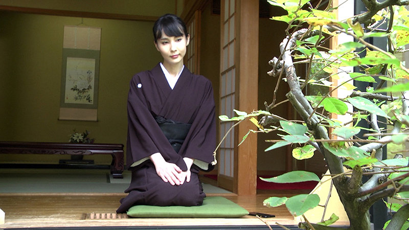 「シーメール未亡人レズビアン ~喪服の裾から覗くペニクリ~ 咲雪華奈 乙アリス」のサンプル画像2枚目