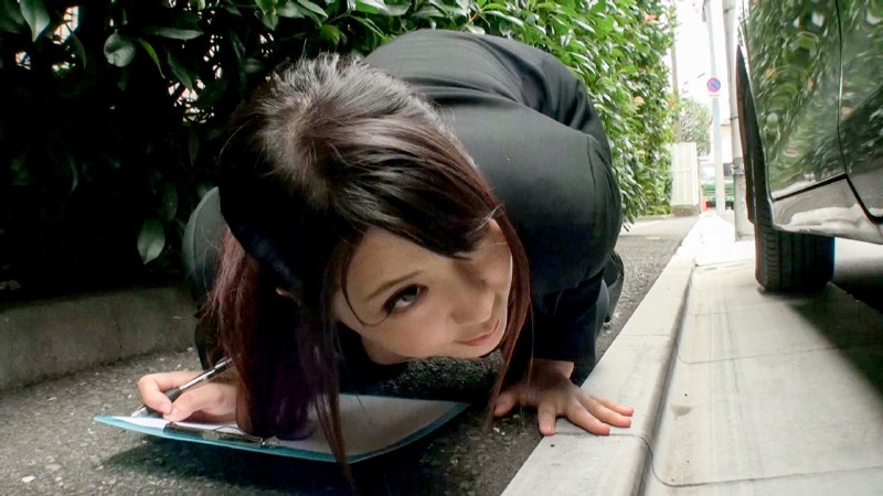 「車査定会社で働く爆乳社員・まりな。そのあまりの爆乳ゆえに会社で上司からのセクハラ。」のサムネイル