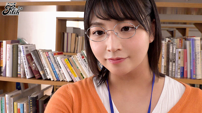 「図書館に勤める地味巨乳の部下が僕（上司）の中年デカチンSEXにはまり場所を選ばず求められて性欲尽きるまで中出し三昧 瀬田一花」のサンプル画像1枚目